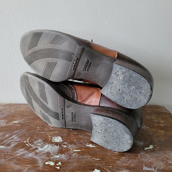 Oxford lace up shoes in brown and tan leather colourway - Picture 6 of 9